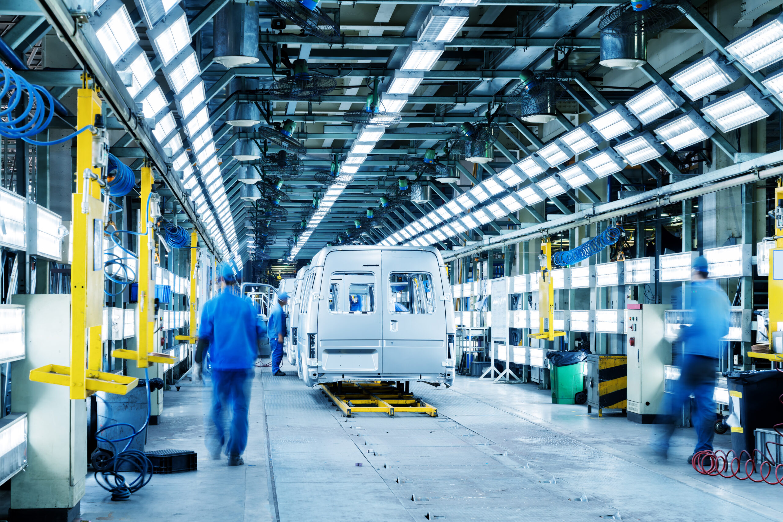 Lean Manufacturing línea de producción automotriz donde se aplican los principios del lean manufacturing. Proceso de fabricación