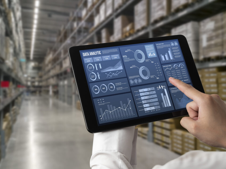 Descubre los tipos de software de inventarios standalone, ERP, WMS y SaaS. Aprende cuál conviene según tu empresa y sector industrial