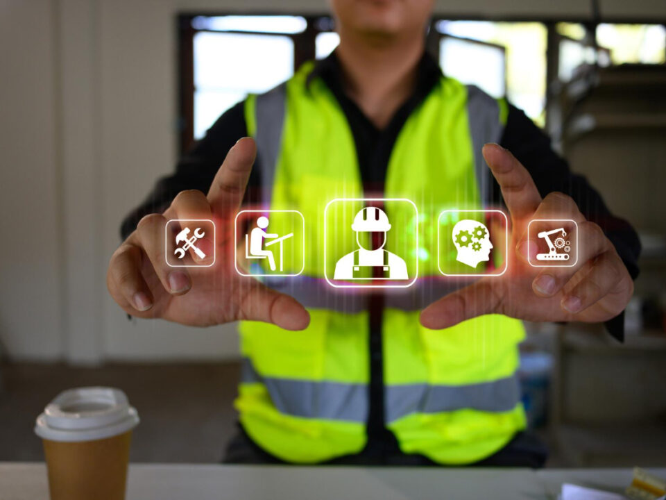 Conoce los requisitos de la norma ISO 140012015 y cómo aplicarlos en tu empresa industrial para lograr la certificación.